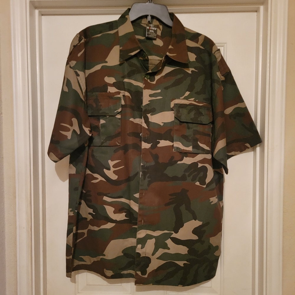 Men's 2XL Short Sleeve Camo Shirt/Jacket
